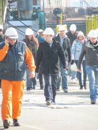 Students of the Faculty of Machine Engineering and Naval Architecture visit the shipyard